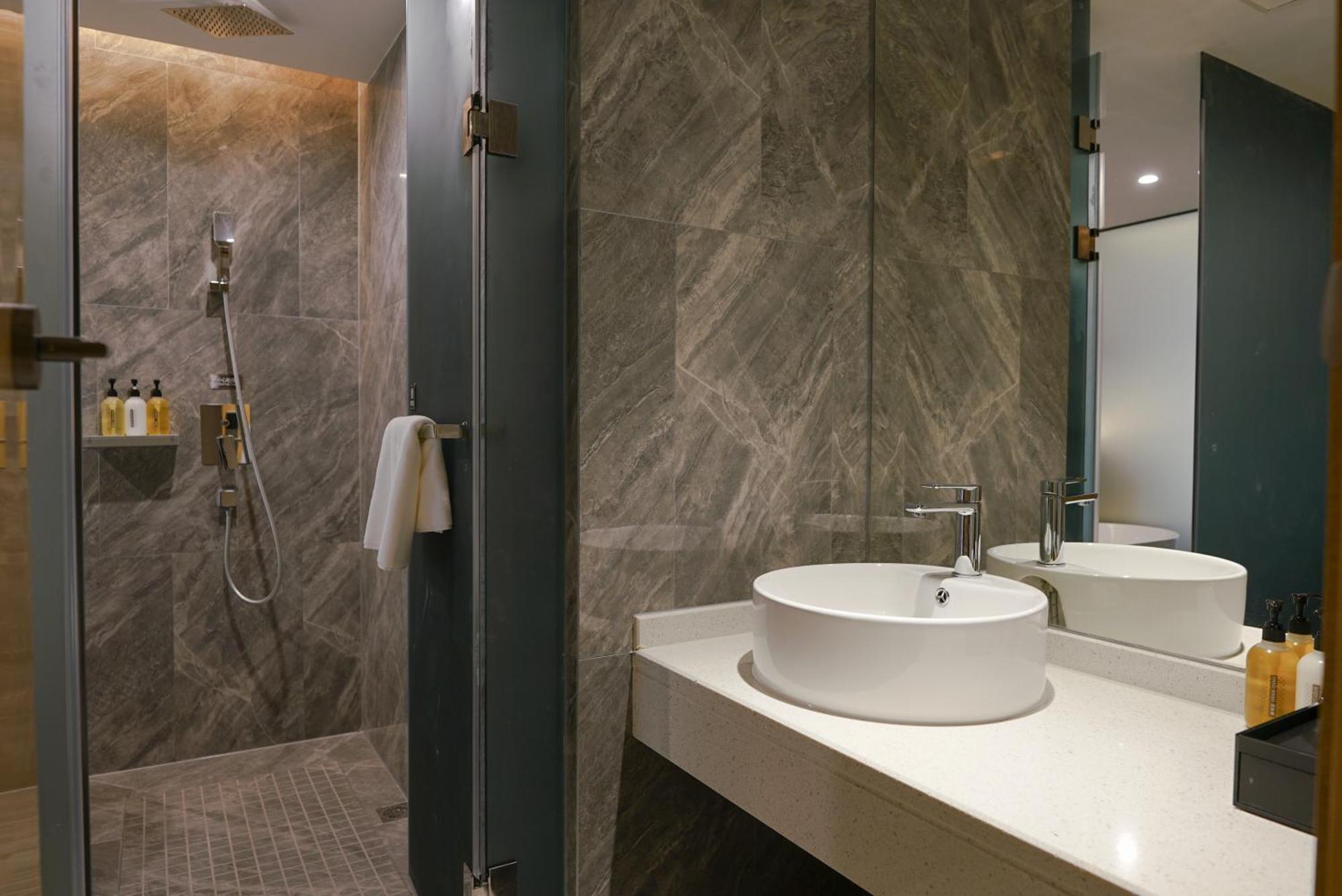 Paco Hotel Shenzhen Luohu Port エクステリア 写真
